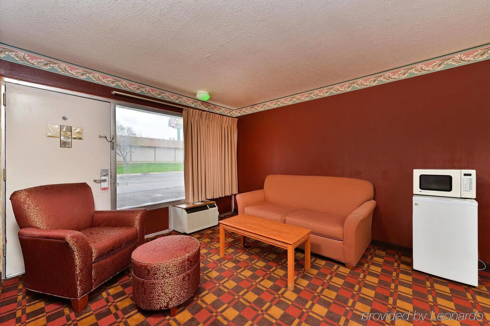 Red Roof Inn Indianapolis East Buitenkant foto